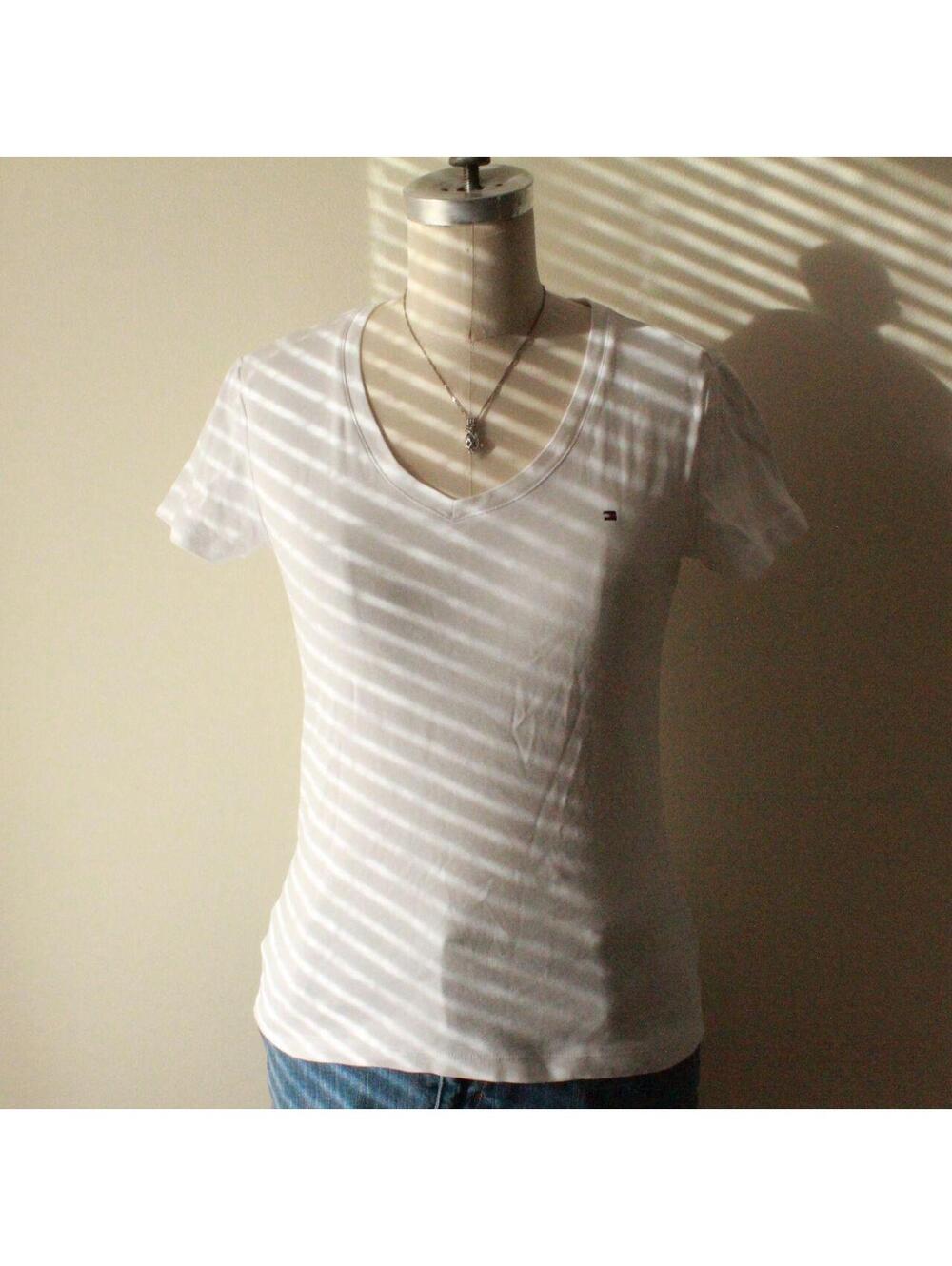 Tommy Hilfiger Women's White V-Neck Short Sleeve T-Shirt, Size S, Lightweight 16